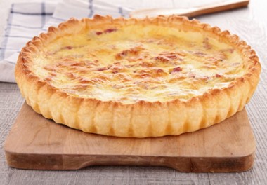 Receita de Quiche de Quatro Queijos e Presunto - Quiche-de-4-queijos-e-presunto-380x264