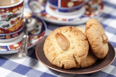 Receita de Biscoito Crocante de Amêndoas  - Biscoito-crocante-de-amêndoas-380x253