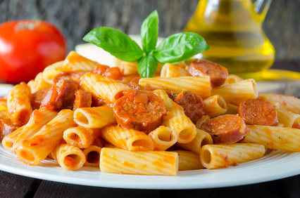 Receita de Macarrão ao Molho de Calabresa | Receitas de Mãe
