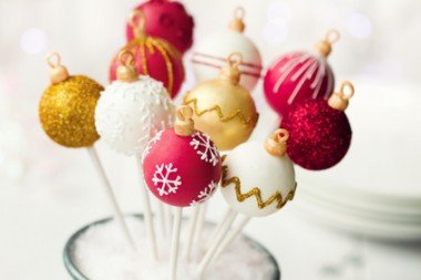 Receita de Cake Pops de Natal - Cake-pops-de-Natal-380x253