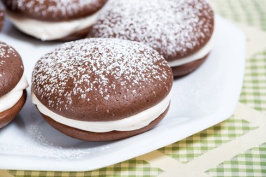 Receita de Whoopie Pie de Chocolate - Whoopie-pie-de-chocolate-380x253