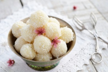 Receita de Docinho de Coco - Docinho-de-coco-380x252