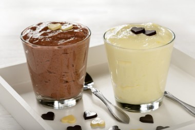 Receita de Mousse com Raspas de Chocolate Branco - Mousse-com-raspas-de-chocolate-branco-380x253