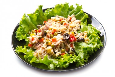 Receita de Salada de Arroz com Atum - Salada-de-arroz-com-atum-380x254