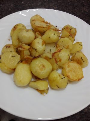 Receita de Batata Assada com Alecrim - Batatas-assadas-com-alecrim-300x400