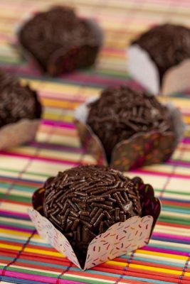 Receita de Brigadeiro de Mandioca - brigadeiro-de-mandioca-267x400