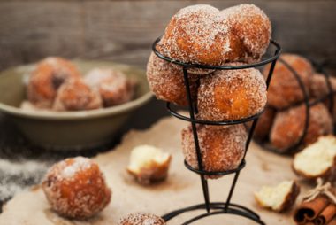 Receita de Bolinho de Chuva com Banana - Bolinho-de-chuva-com-banana-380x254