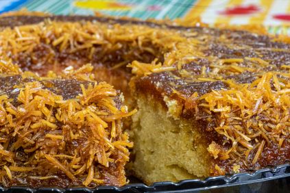 Receita de Bolo de Coco Queimado - AdobeStock_282672795-Bolo-de-coco-queimado-P