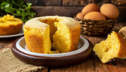 Receita de Bolo Junino Cremoso - AdobeStock_766667458-Bolo-Junino-cremoso-P