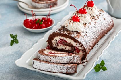 Receita de Rocambole Floresta Negra - AdobeStock_398564088-Rocambole-floresta-negra-P