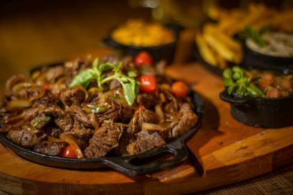 Receita de Filé-mignon em Iscas Receita de Filé-mignon em Iscas - AdobeStock_501582974-File-mignon-em-iscas-P